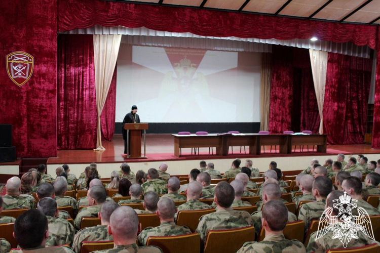 Священнослужитель провел просветительскую беседу с военнослужащими Центра подготовки личного состава Северо-Западного округа Росгвардии