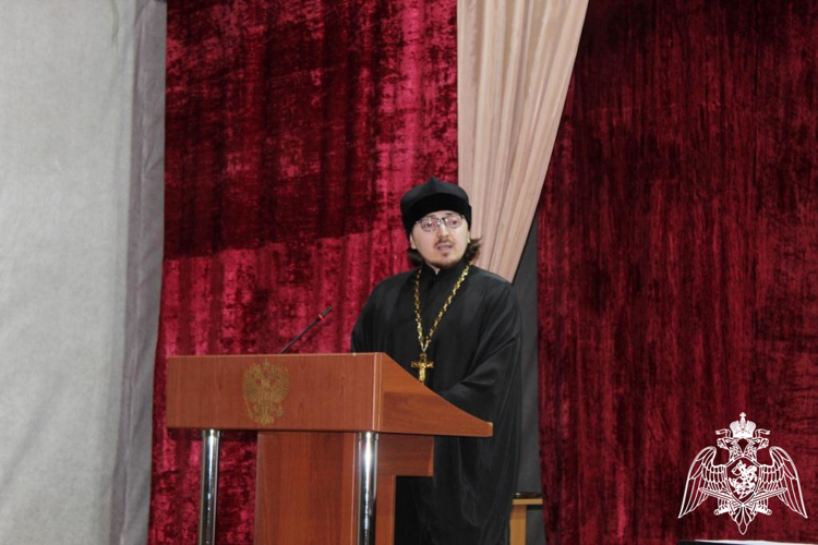 Священнослужитель провел просветительскую беседу с военнослужащими Центра подготовки личного состава Северо-Западного округа Росгвардии