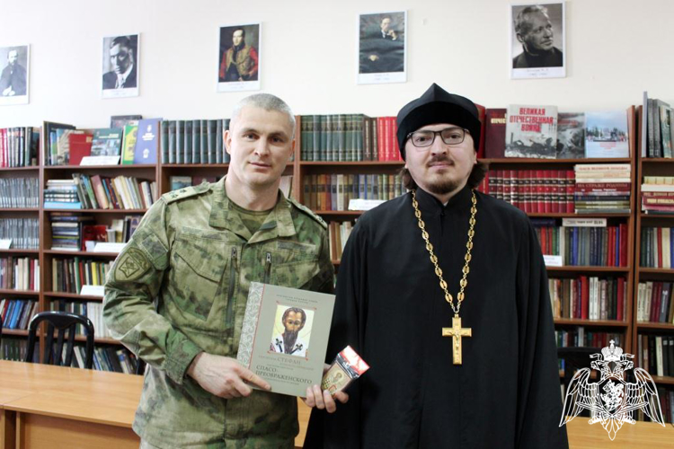 Священнослужитель провел просветительскую беседу с военнослужащими Центра подготовки личного состава Северо-Западного округа Росгвардии