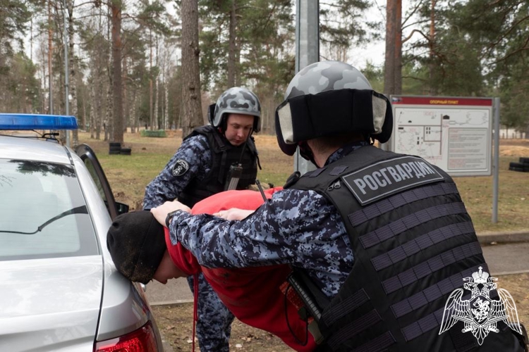 Росгвардейцы из Коми стали победителями конкурса на лучшую группу задержания Северо-Западного округа