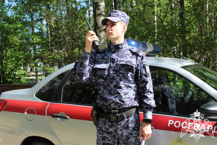 Росгвардейцы обеспечивают охрану правопорядка в период празднования Дня России и Дня города Сыктывкара