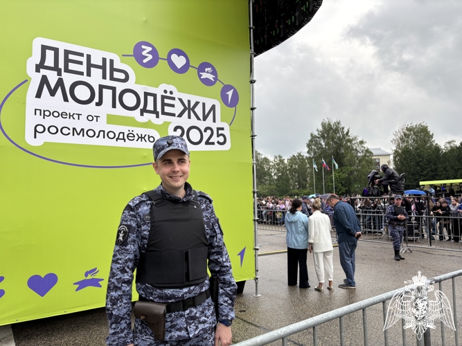 Росгвардейцы обеспечили правопорядок праздничных мероприятий в рамках празднования Республиканского выпускного "Твои облака - 2025".  