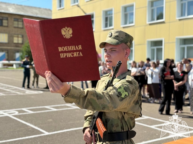 Центр подготовки личного состава Северо-Западного округа Росгвардии пополнился призывниками