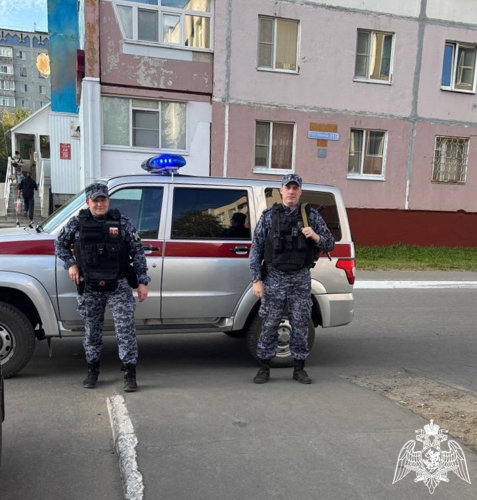 В Усинске росгвардейцы помогли эвакуировать граждан во время пожара