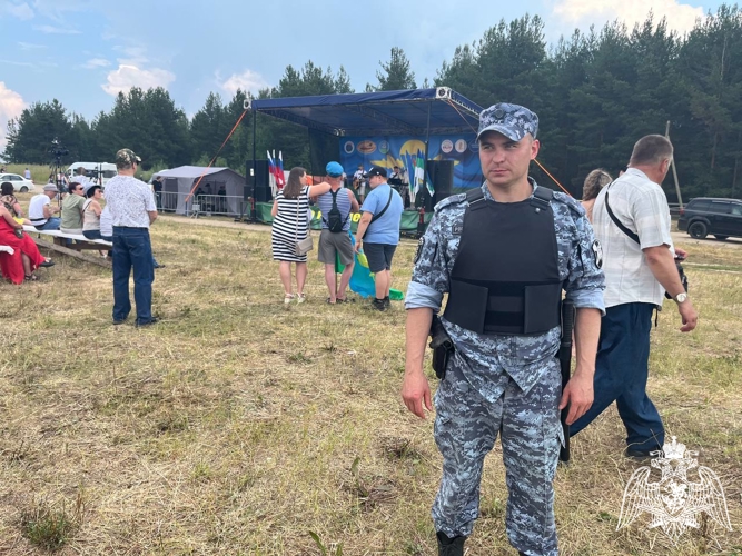 В Коми росгвардейцы обеспечили безопасность мероприятий, посвященных Дню воздушно-десантных войск