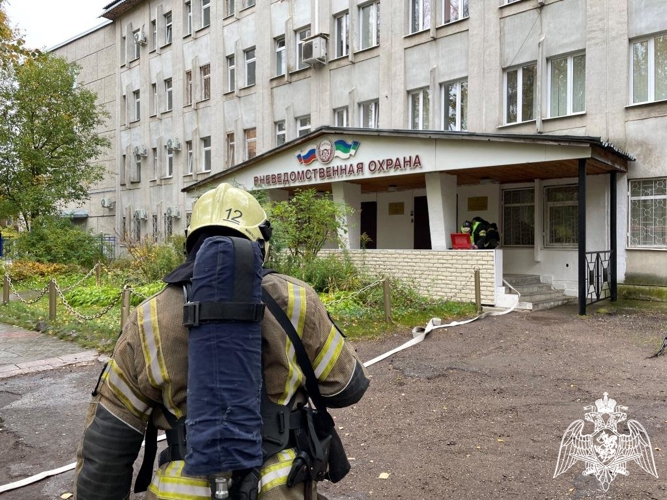 В Сыктывкаре прошли совместные учения вневедомственной охраны Росгвардии и регионального МЧС по обеспечению пожарной безопасности