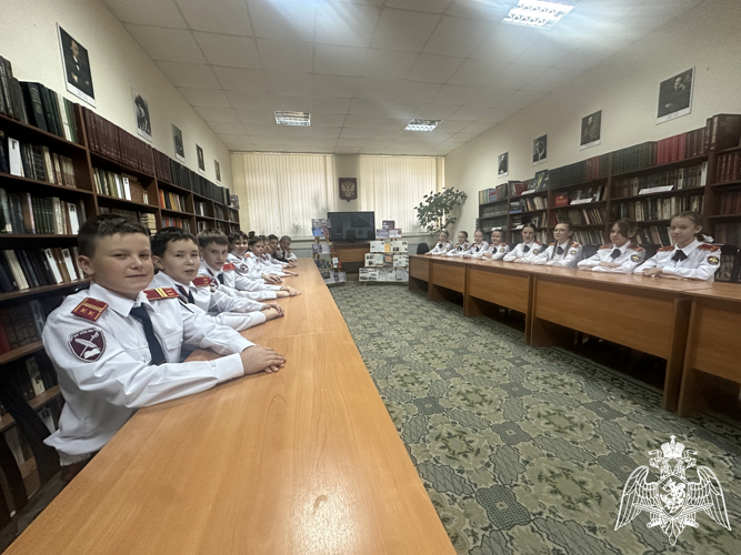 В Центре подготовки личного состава Северо-Западного округа Росгвардии прошел день открытых дверей для подшефных кадетов