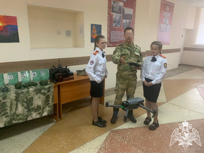 В Центре подготовки личного состава Северо-Западного округа Росгвардии прошел день открытых дверей для подшефных кадетов