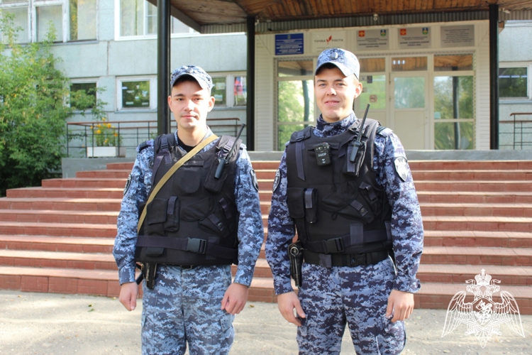 В Коми росгвардейцы обеспечивают безопасность в период проведения выборов