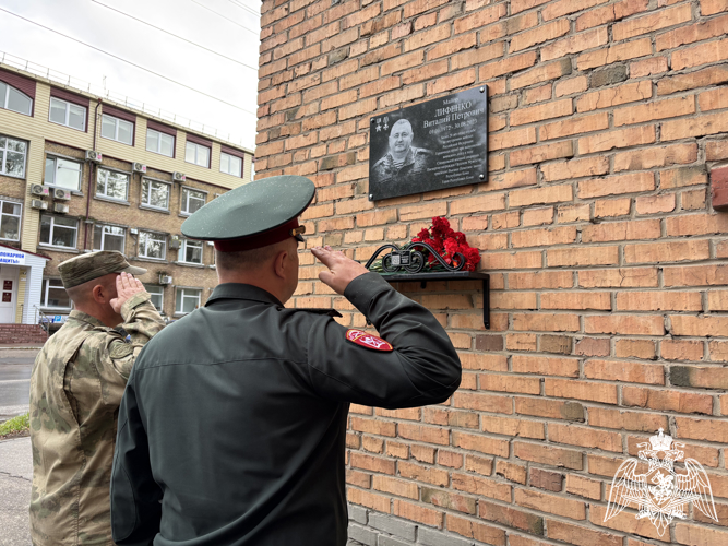 В Сыктывкаре вдова Героя Республики Коми майора Виталия Лифенко рассказала военнослужащим Росгвардии о жизни и подвиге своего супруга  