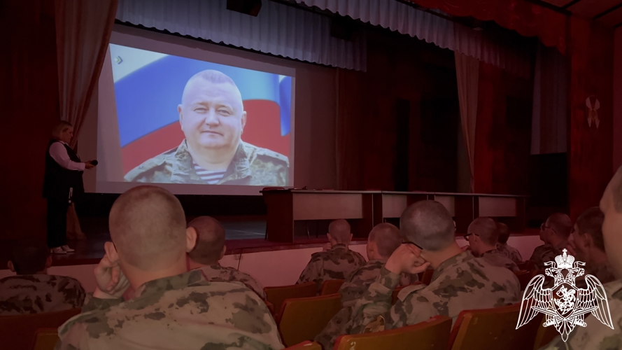 В Сыктывкаре вдова Героя Республики Коми майора Виталия Лифенко рассказала военнослужащим Росгвардии о жизни и подвиге своего супруга  