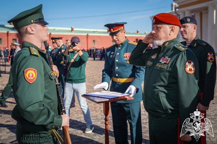 Первокурсники из Республики Коми приняли Военную присягу в Военной академии Росгвардии в Санкт-Петербурге 