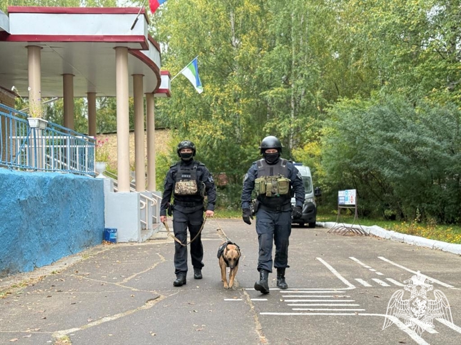 В Коми росгвардейцы обеспечивают безопасность в период проведения выборов