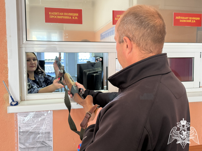 Жители Коми продолжают активно участвовать в передаче своего оружия и боеприпасов для нужд СВО