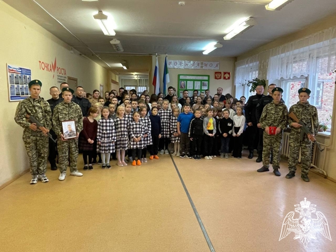 В Корткеросском районе сотрудники ОМОН «Зырянин» почтили память сослуживца, погибшего при исполнении служебных обязанностей