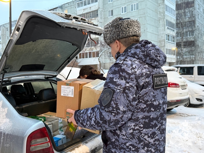 Управление Росгвардии по Республике Коми присоединилось к новогоднему гуманитарному сбору для школ Херсонской области