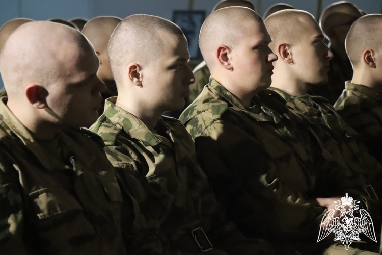 В Сыктывкаре военнослужащие по призыву стали участниками патриотического форума «Герои Родины моей»