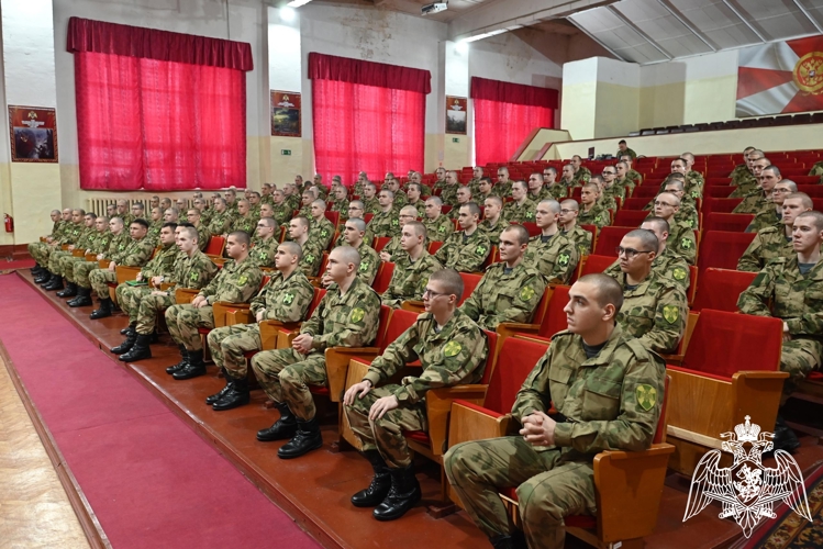 В Сыктывкаре прошла пастырская встреча митрополита Филиппа с военнослужащими Центра подготовки личного состава Северо-Западного округа Росгвардии 