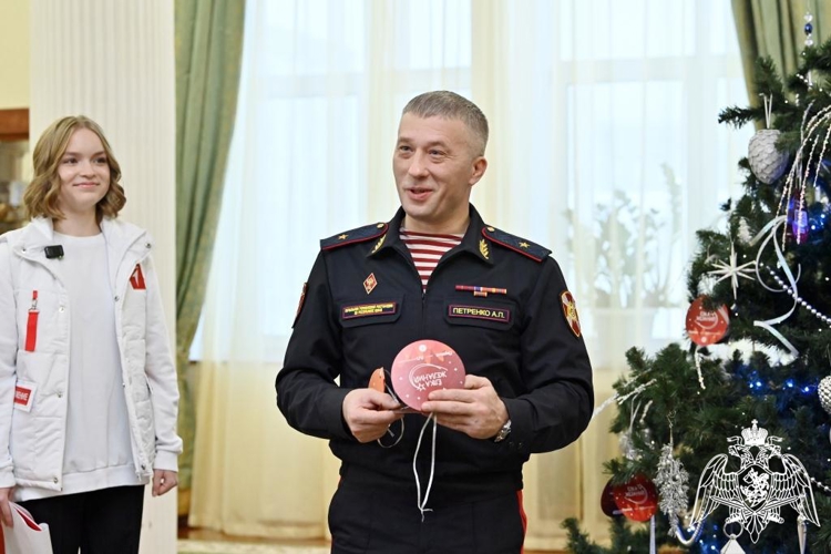 В Республике Коми росгвардейцы исполнят новогодние мечты детей