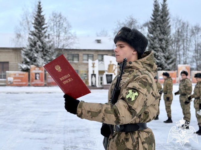 Призывники из Карелии и Мурманска приняли военную присягу в Сыктывкаре 