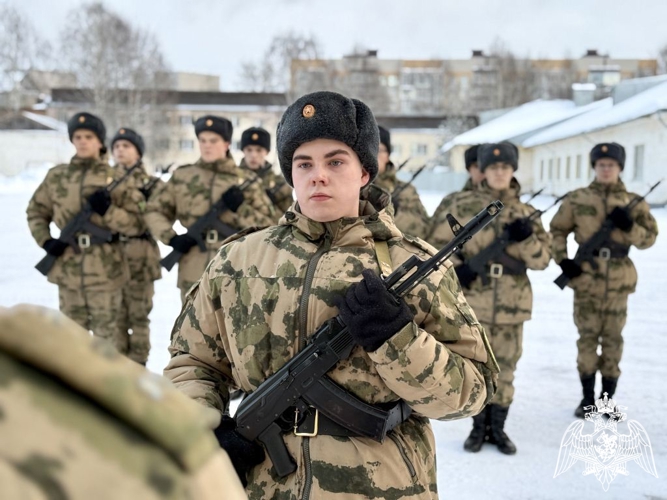 Призывники из Карелии и Мурманска приняли военную присягу в Сыктывкаре 