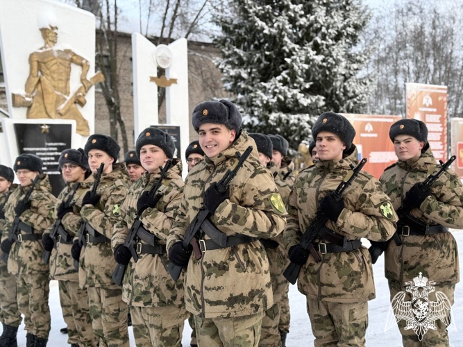 Призывники из Карелии и Мурманска приняли военную присягу в Сыктывкаре 