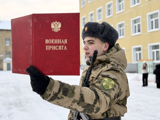 Призывники из Карелии и Мурманска приняли военную присягу в Сыктывкаре 
