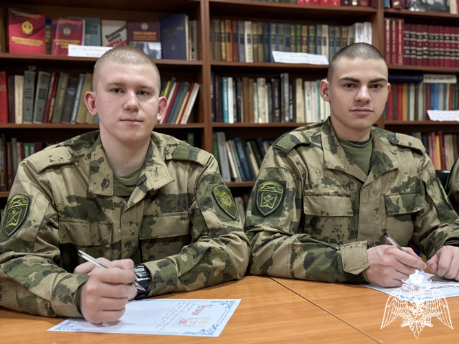 Военнослужащие по призыву Центра подготовки личного состава присоединились к ведомственной акции «С любовью к маме»