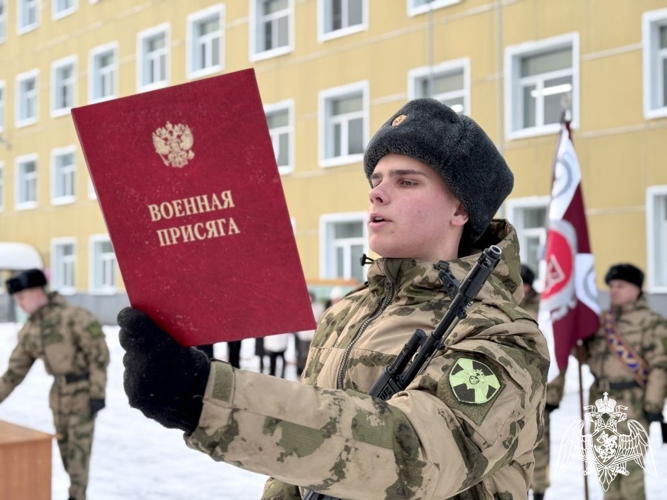 Призывники из Карелии и Мурманска приняли военную присягу в Сыктывкаре 