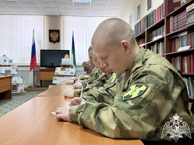 Военнослужащие по призыву Центра подготовки личного состава присоединились к ведомственной акции «С любовью к маме»