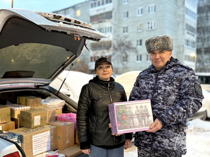 Управление Росгвардии по Республике Коми присоединилось к новогоднему гуманитарному сбору для школ Херсонской области