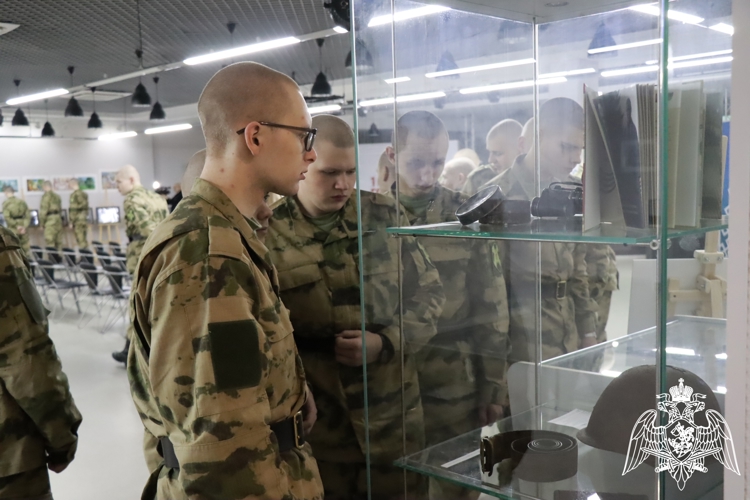 В Сыктывкаре военнослужащие по призыву стали участниками патриотического форума «Герои Родины моей»
