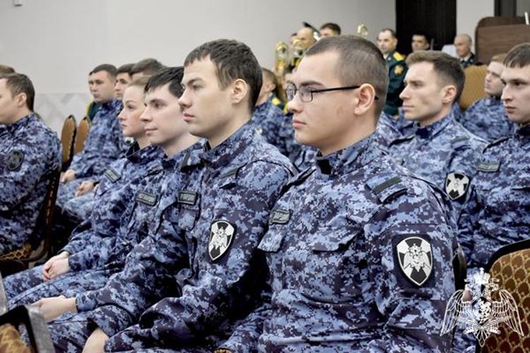 В Сыктывкаре состоялось торжественное мероприятие, посвящённое выпуску сотрудников вневедомственной охраны Росгвардии