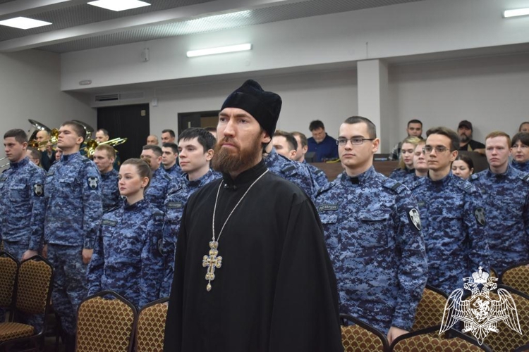 В Сыктывкаре состоялось торжественное мероприятие, посвящённое выпуску сотрудников вневедомственной охраны Росгвардии