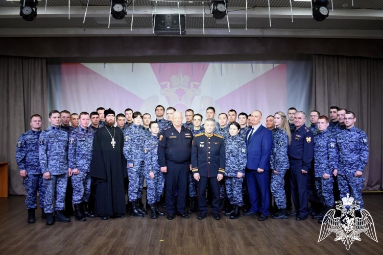 В Сыктывкаре состоялось торжественное мероприятие, посвящённое выпуску сотрудников вневедомственной охраны Росгвардии
