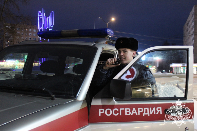 В Сыктывкаре росгвардейцы пресекли попытку хищения из гипермаркета