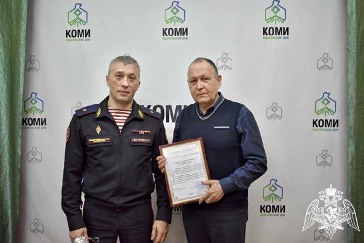 Начальник Управления Росгвардии по Республике Коми поздравил журналистов с Днем российской печати