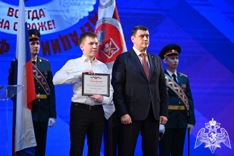 В Сыктывкаре состоялось торжественное мероприятие в честь 10-летия образования Росгвардии