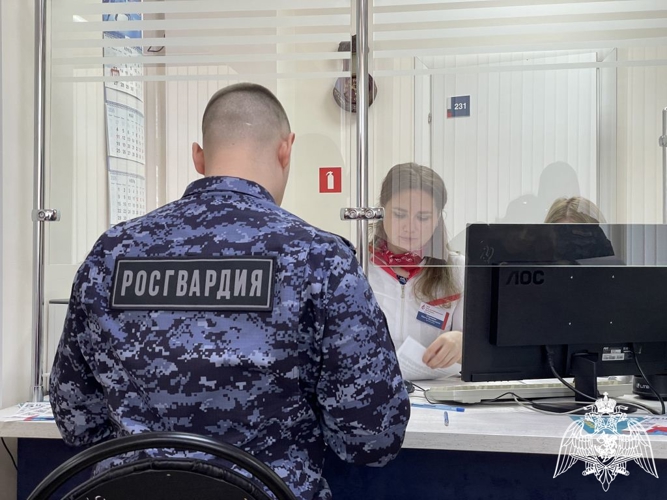 В Сыктывкаре сотрудники Росгвардии пополнили банк донорской крови в Национальный день донора