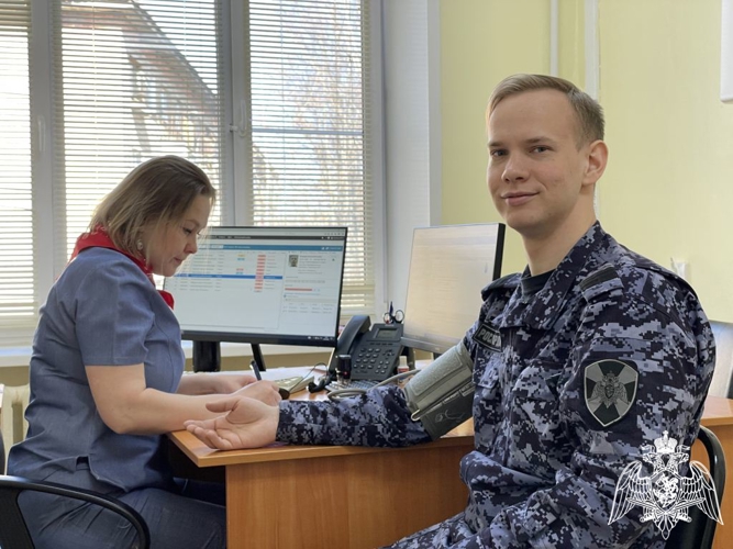 В Сыктывкаре сотрудники Росгвардии пополнили банк донорской крови в Национальный день донора