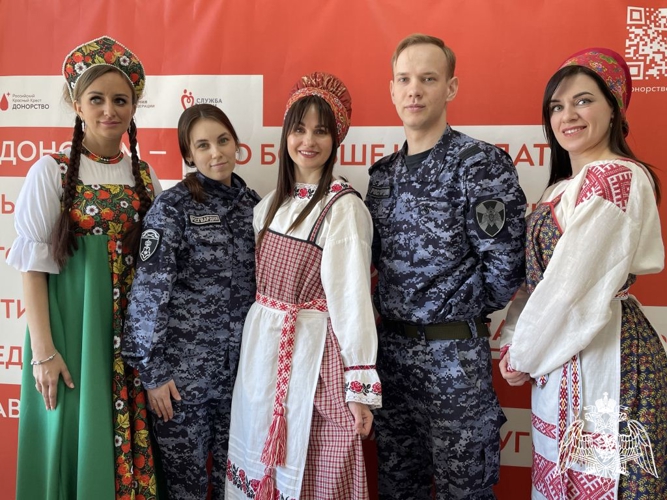 В Сыктывкаре сотрудники Росгвардии пополнили банк донорской крови в Национальный день донора