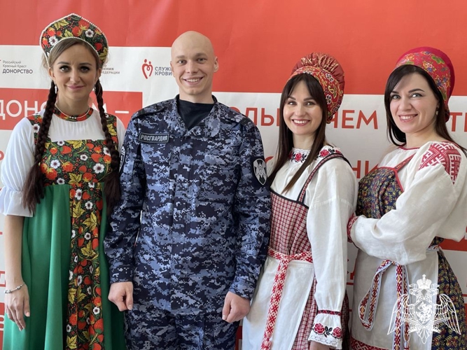 В Сыктывкаре сотрудники Росгвардии пополнили банк донорской крови в Национальный день донора
