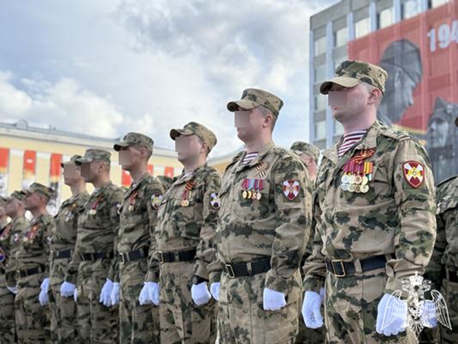 В Сыктывкаре росгвардейцы приняли участие в торжественном шествии в честь празднования Дня Победы