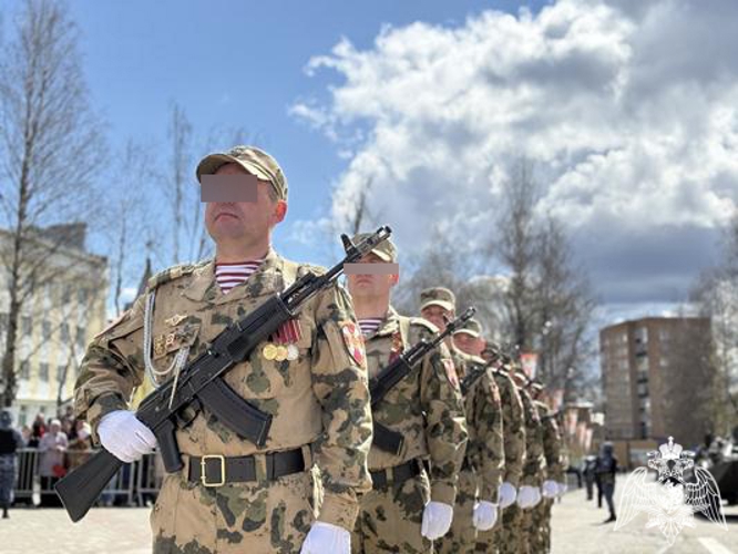 В Сыктывкаре росгвардейцы приняли участие в торжественном шествии в честь празднования Дня Победы