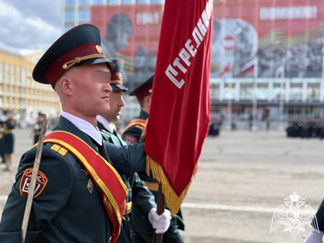 В Сыктывкаре росгвардейцы приняли участие в торжественном шествии в честь празднования Дня Победы