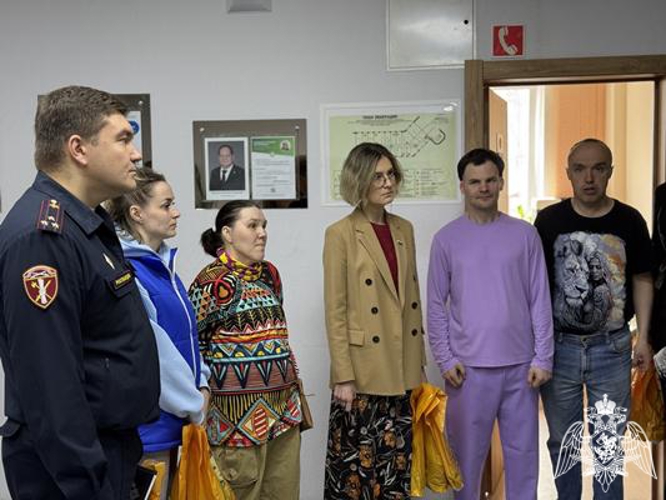 Росгвардия Коми совместно с представителями Совета Федерации, Госдумы и партии «Единой России» навестили воспитанников Республиканского Кочпонского интерната