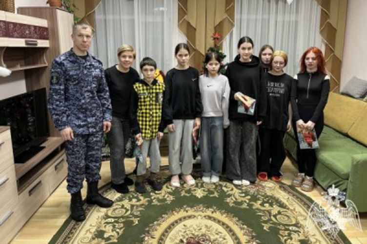 Росгвардейцы Печоры и Сосногорска приняли участие в акции «Росгвардейский Дед Мороз»