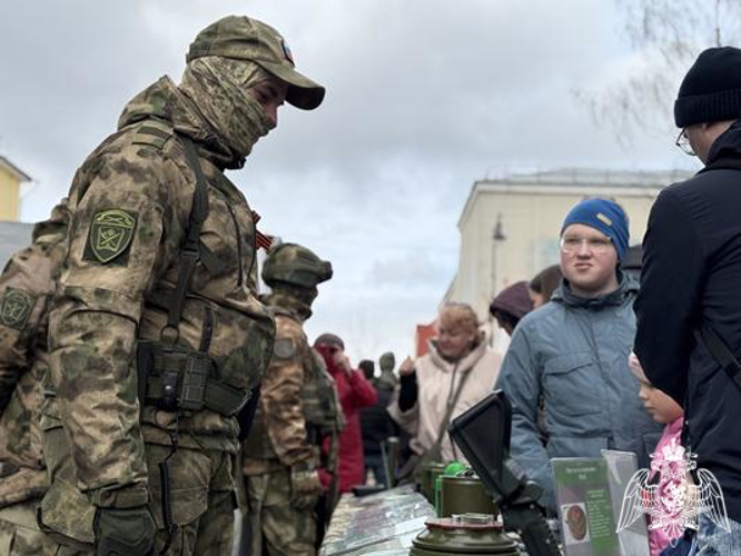 В Сыктывкаре росгвардейцы в День Победы приняли участие в тематических площадках