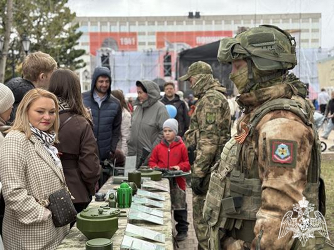 В Сыктывкаре росгвардейцы в День Победы приняли участие в тематических площадках