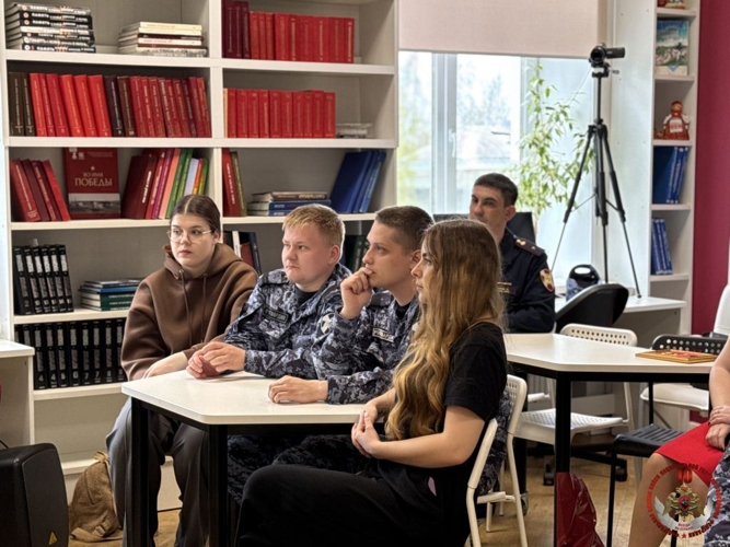 В Национальной библиотеке Коми прошла интеллектуальная игра, посвящённая юбилею Росгвардии и Дню коми языка
